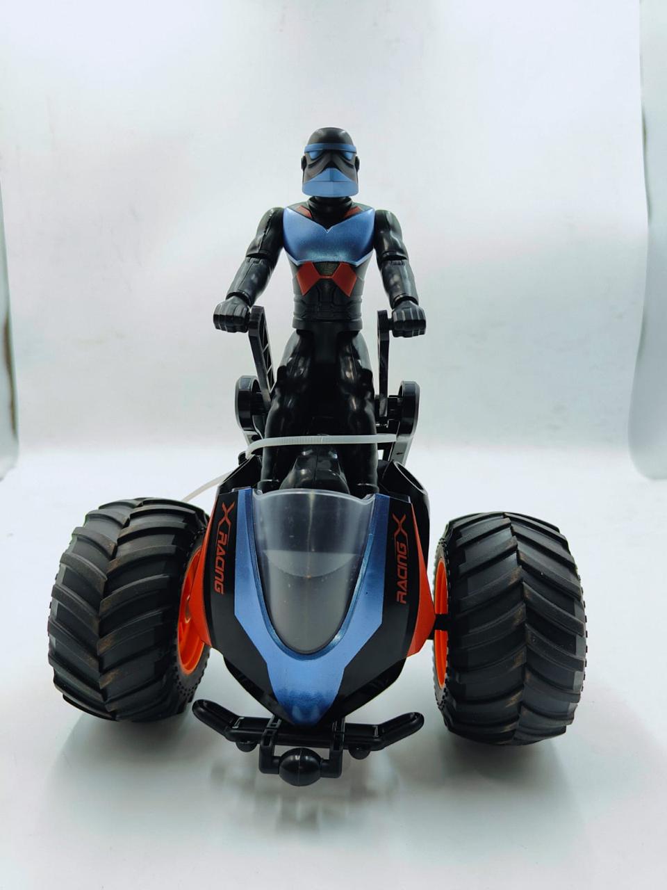 RC Stunt tricycle with 360 degree rotation